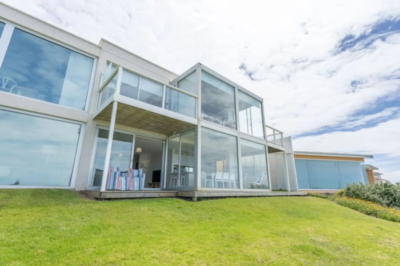 Chiton On The Rocks—A Breezy Beachfront Escape 15
