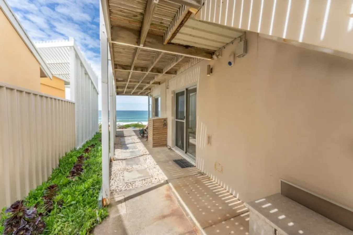 Chiton On The Rocks—A Breezy Beachfront Escape 18