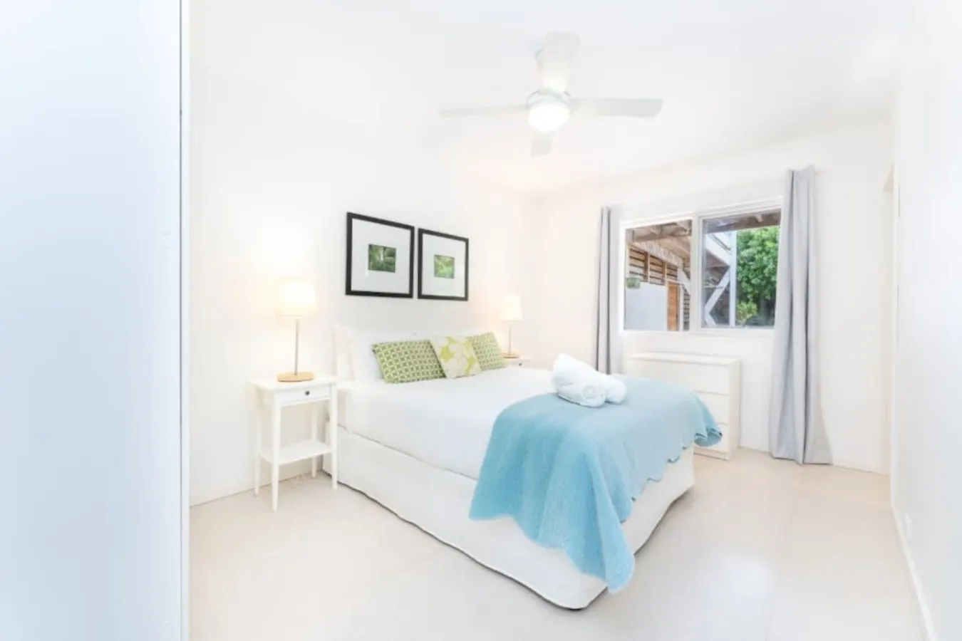 Chiton On The Rocks—A Breezy Beachfront Escape 20