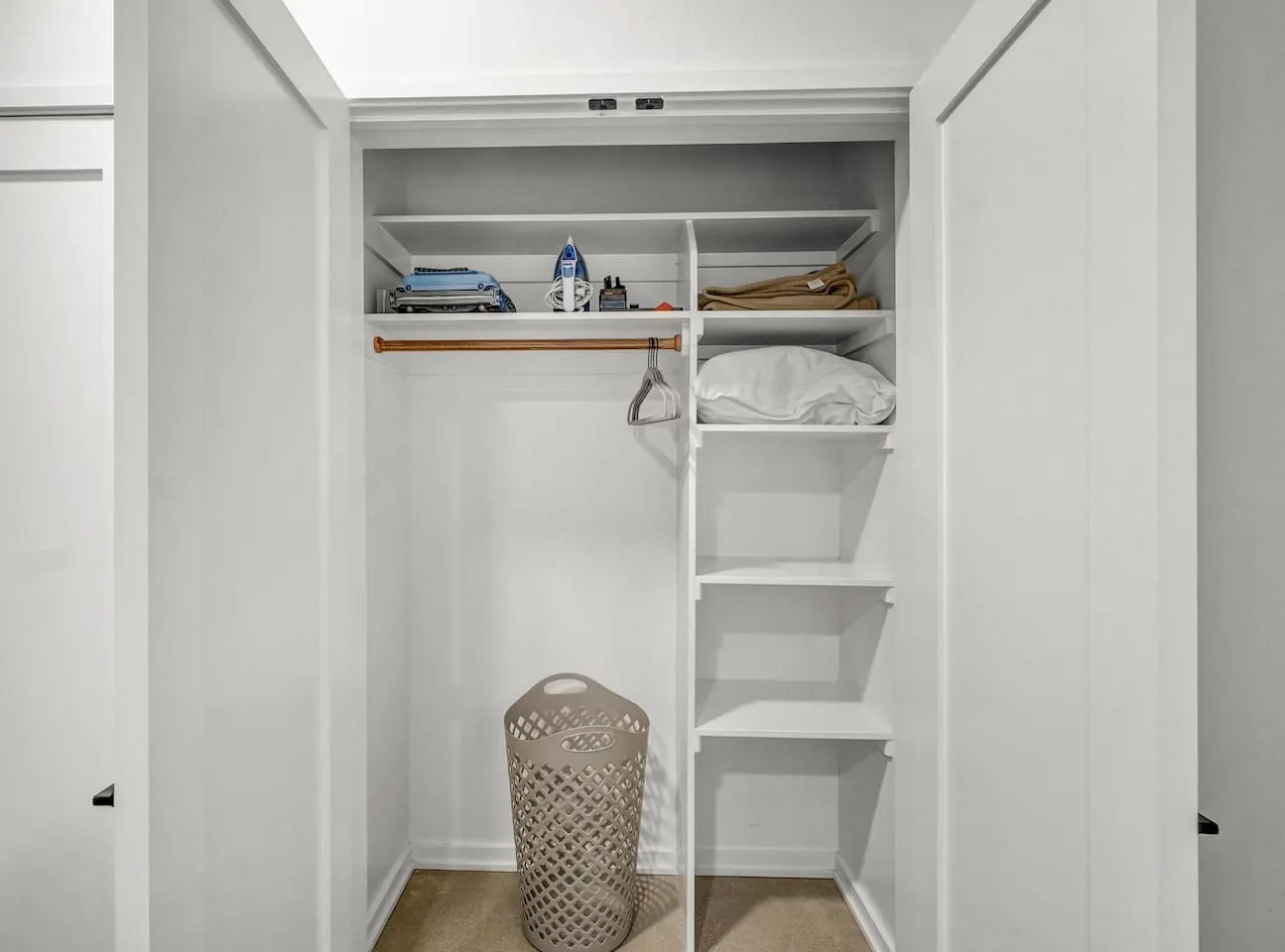 First Level Flat, Walkable, Downtown Vibe, PetsOK - Apartment 14