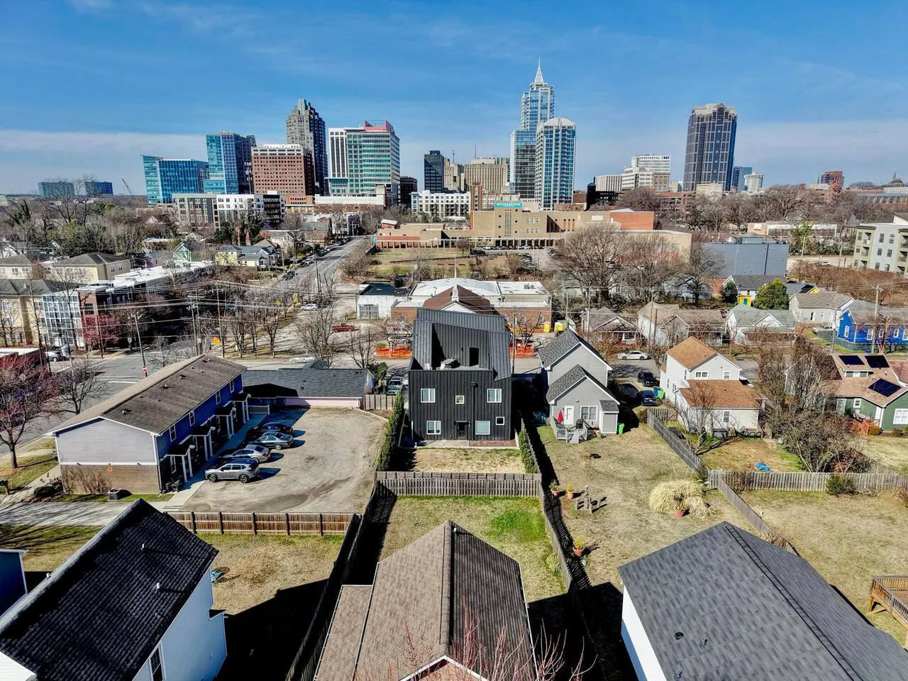 First Level Flat, Walkable, Downtown Vibe, PetsOK - Apartment 20