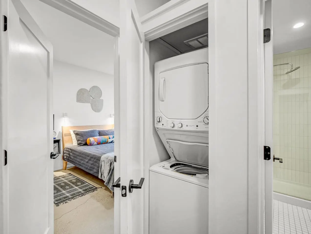 First Level Flat, Walkable, Downtown Vibe, PetsOK - Apartment 8