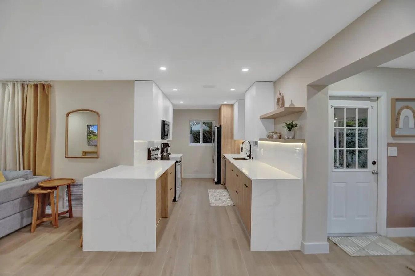 Walk to Wilton Dr Waterfront Home. Kayaks & BBQ 11