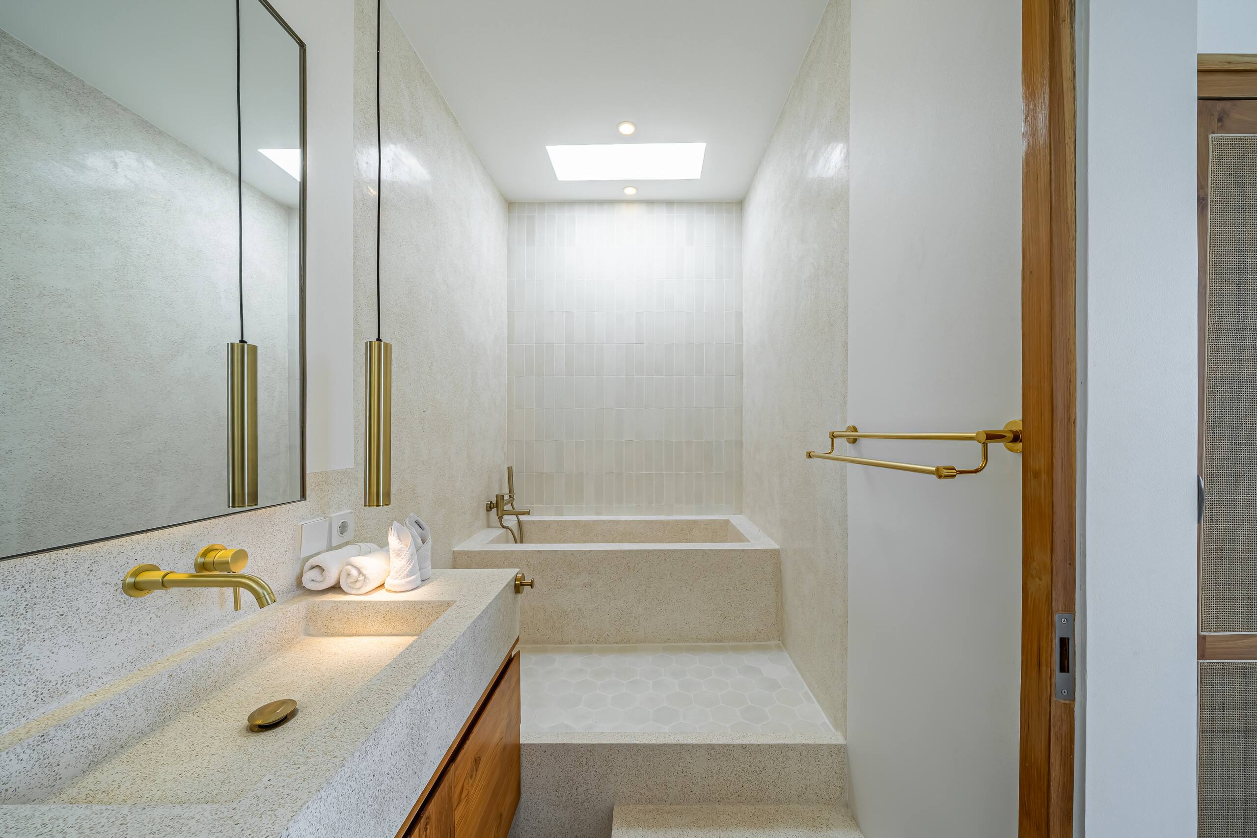 Serene 1BR Escape for Couples in Canggu 34