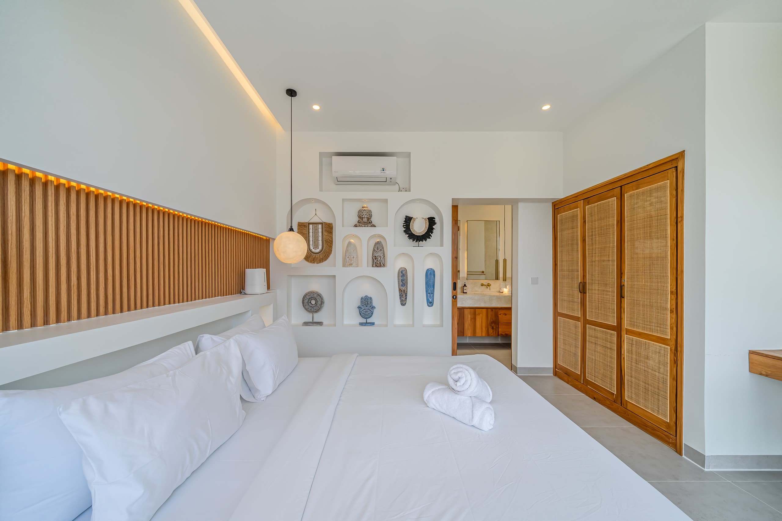 Serene 1BR Escape for Couples in Canggu 26