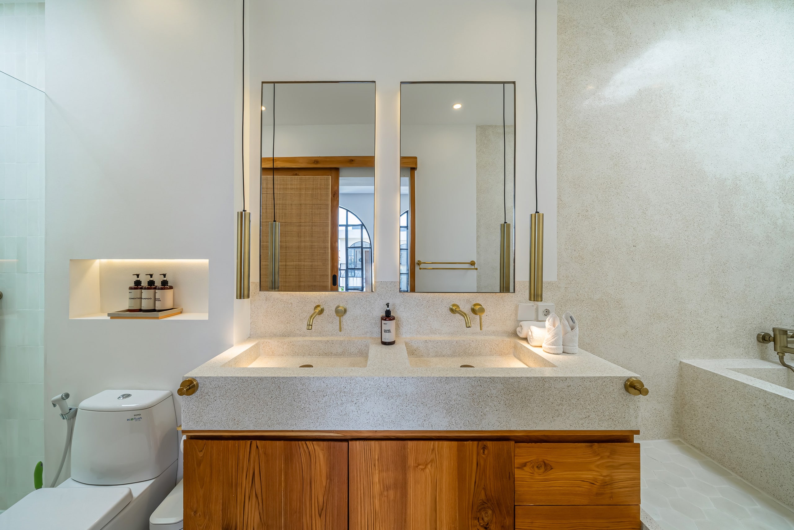 Serene 1BR Escape for Couples in Canggu 31