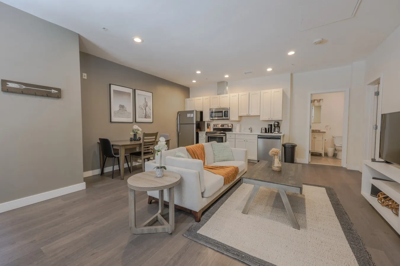 Prime Location Beacon Hill & Financial District 1