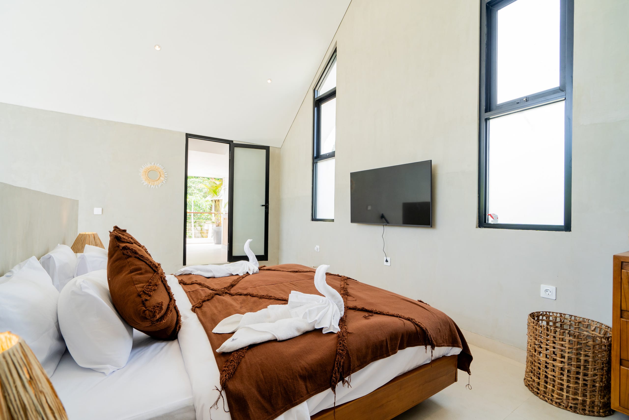 4BR Villa with Pool Slide in Kerobokan 22