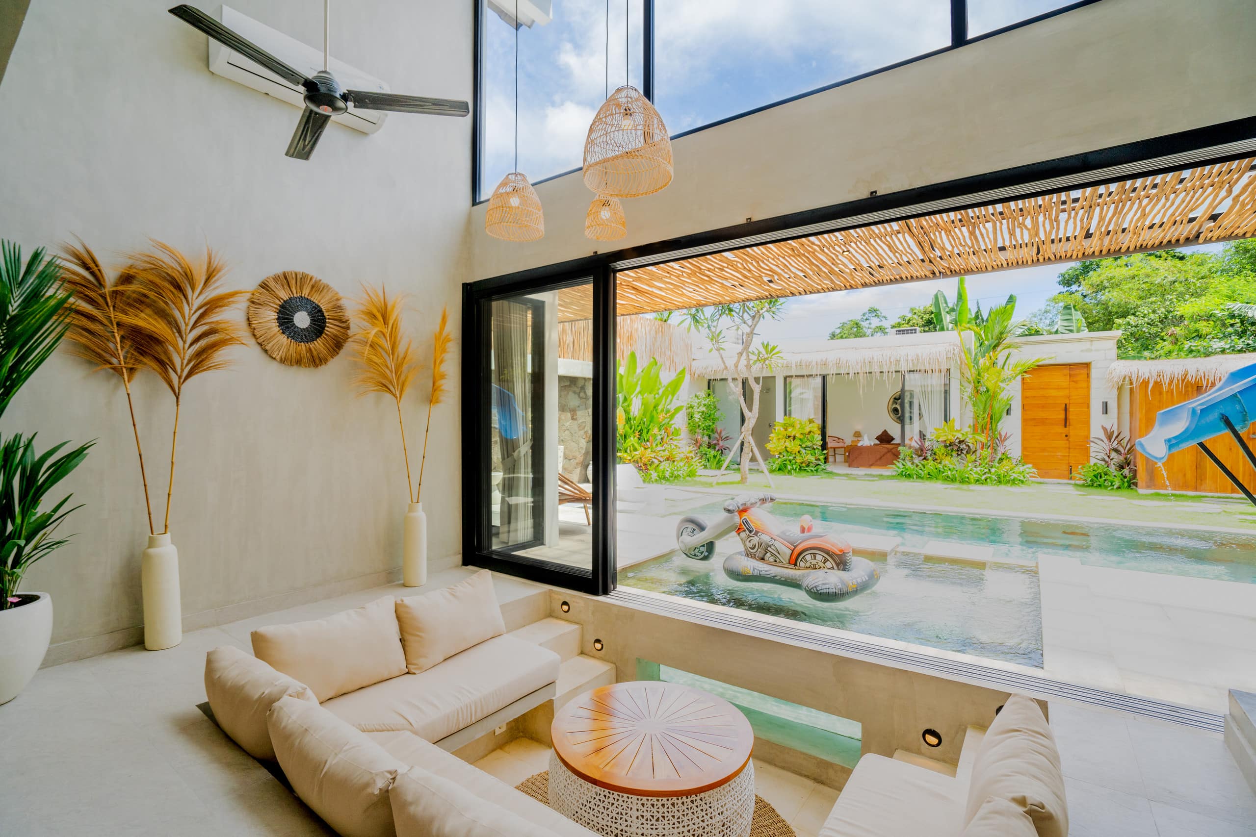4BR Villa with Pool Slide in Kerobokan 9