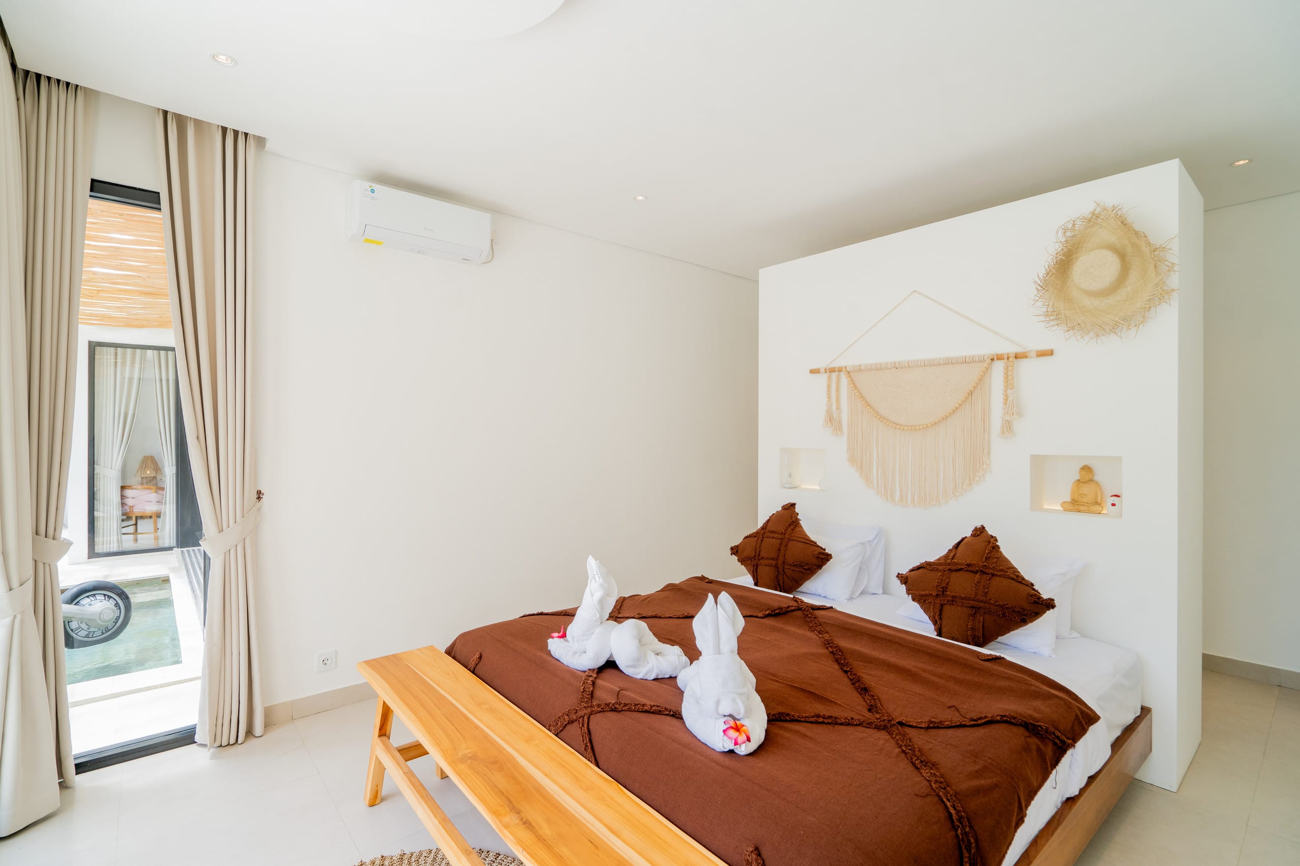 4BR Villa with Pool Slide in Kerobokan 14