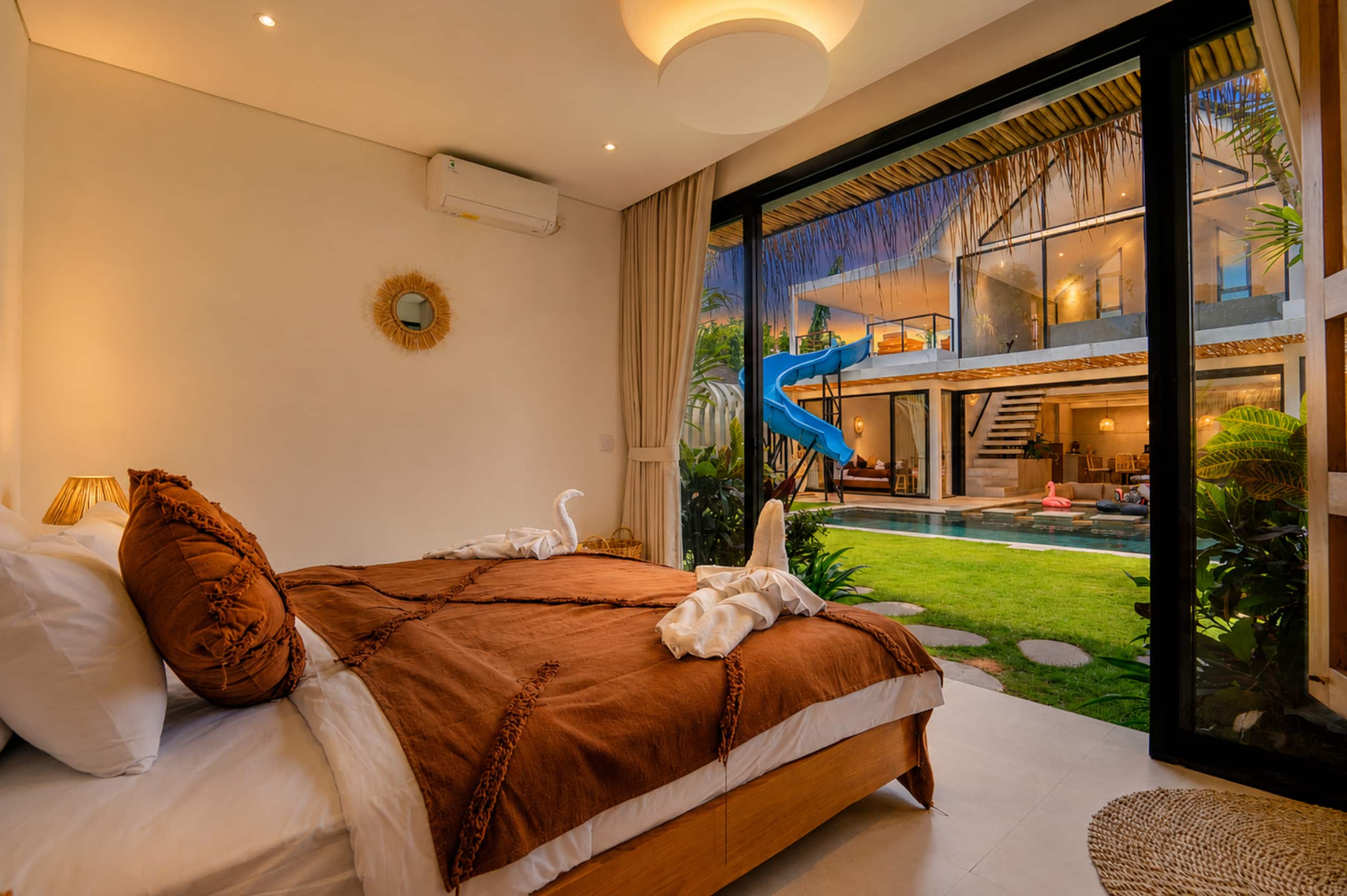 4BR Villa with Pool Slide in Kerobokan 15