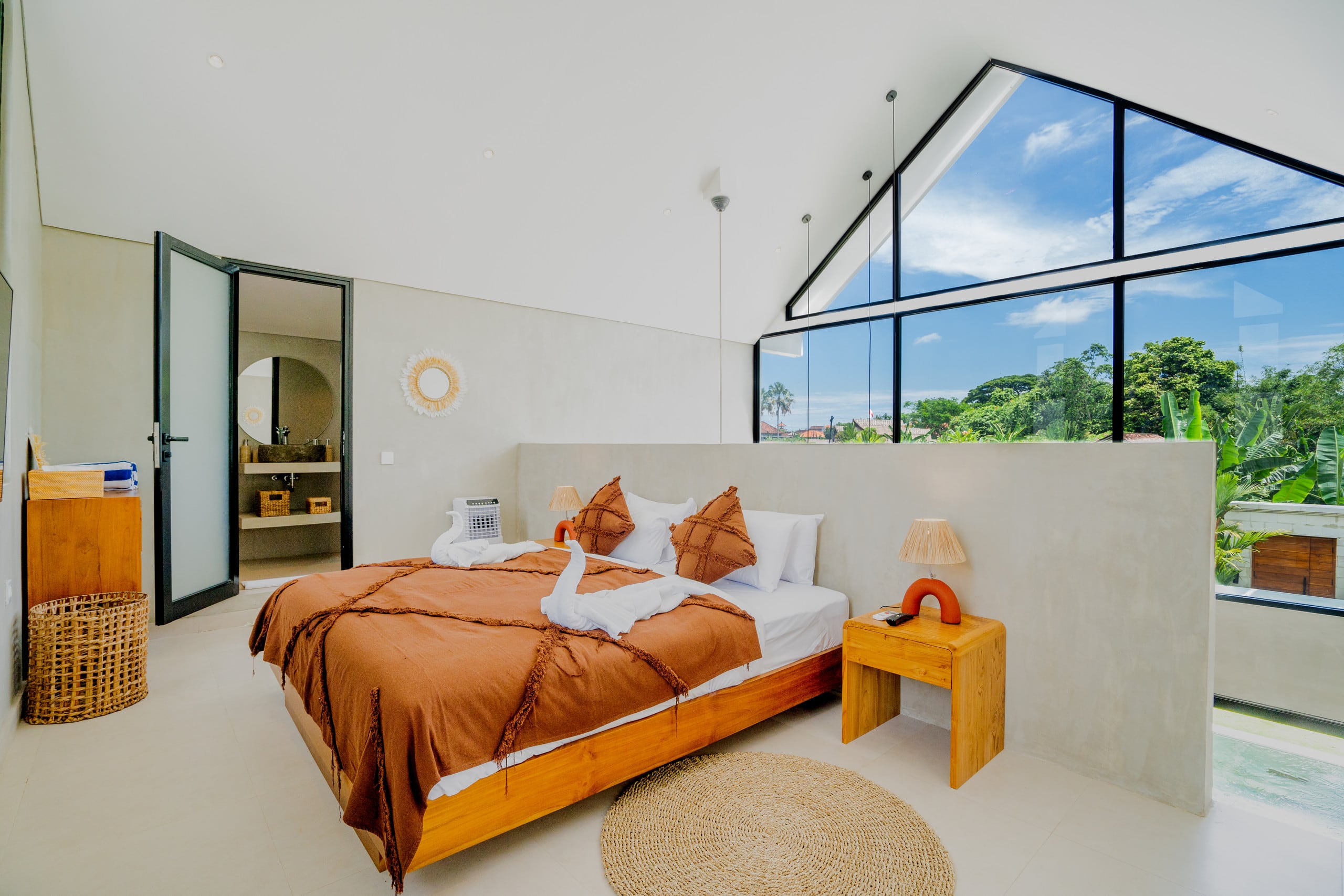 4BR Villa with Pool Slide in Kerobokan 21