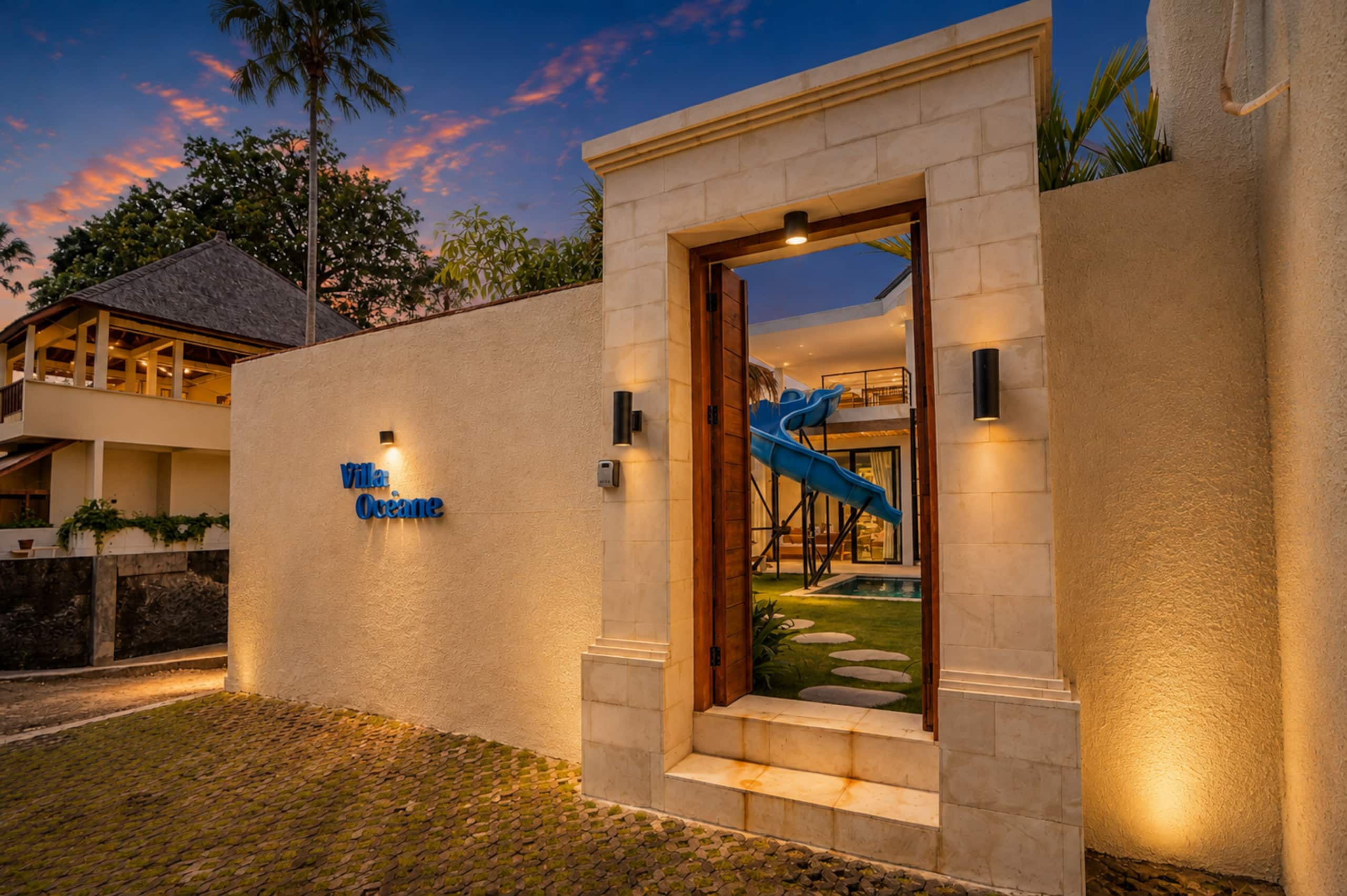 4BR Villa with Pool Slide in Kerobokan 34