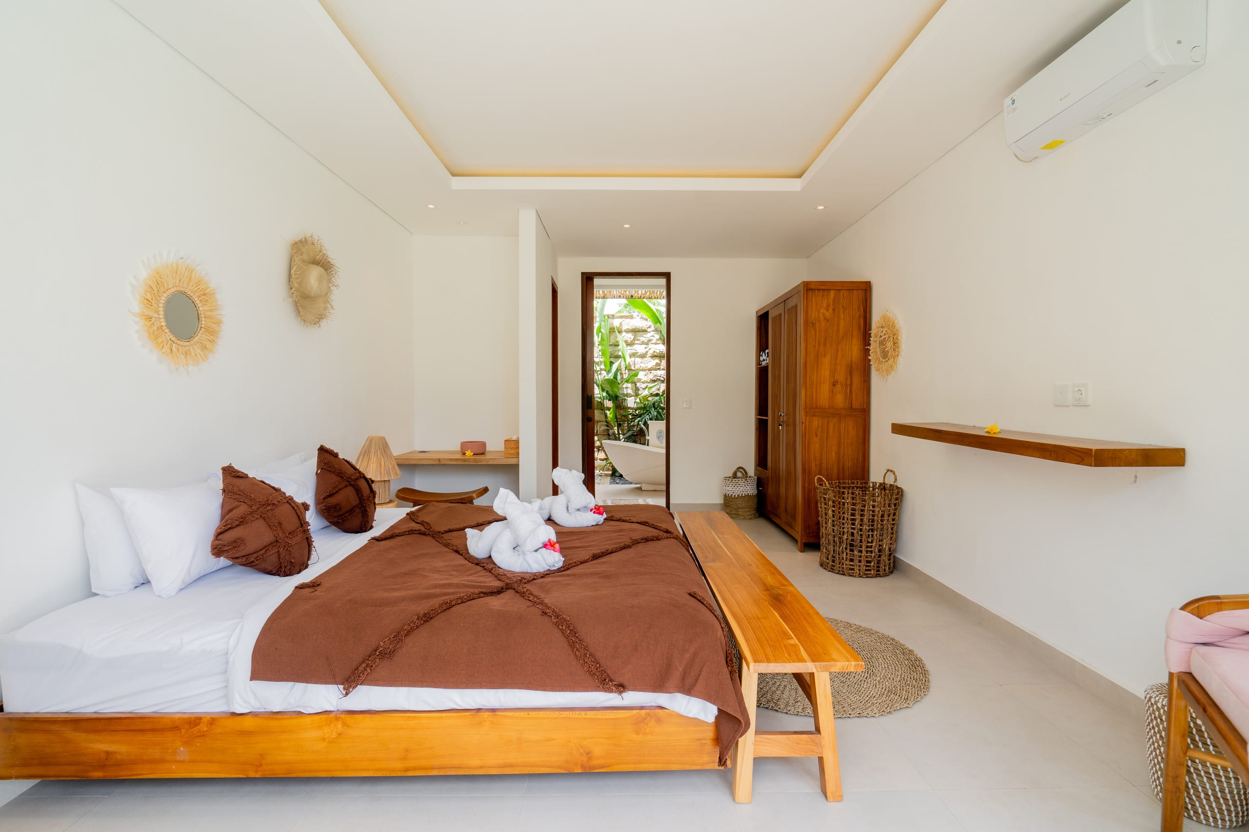4BR Villa with Pool Slide in Kerobokan 17