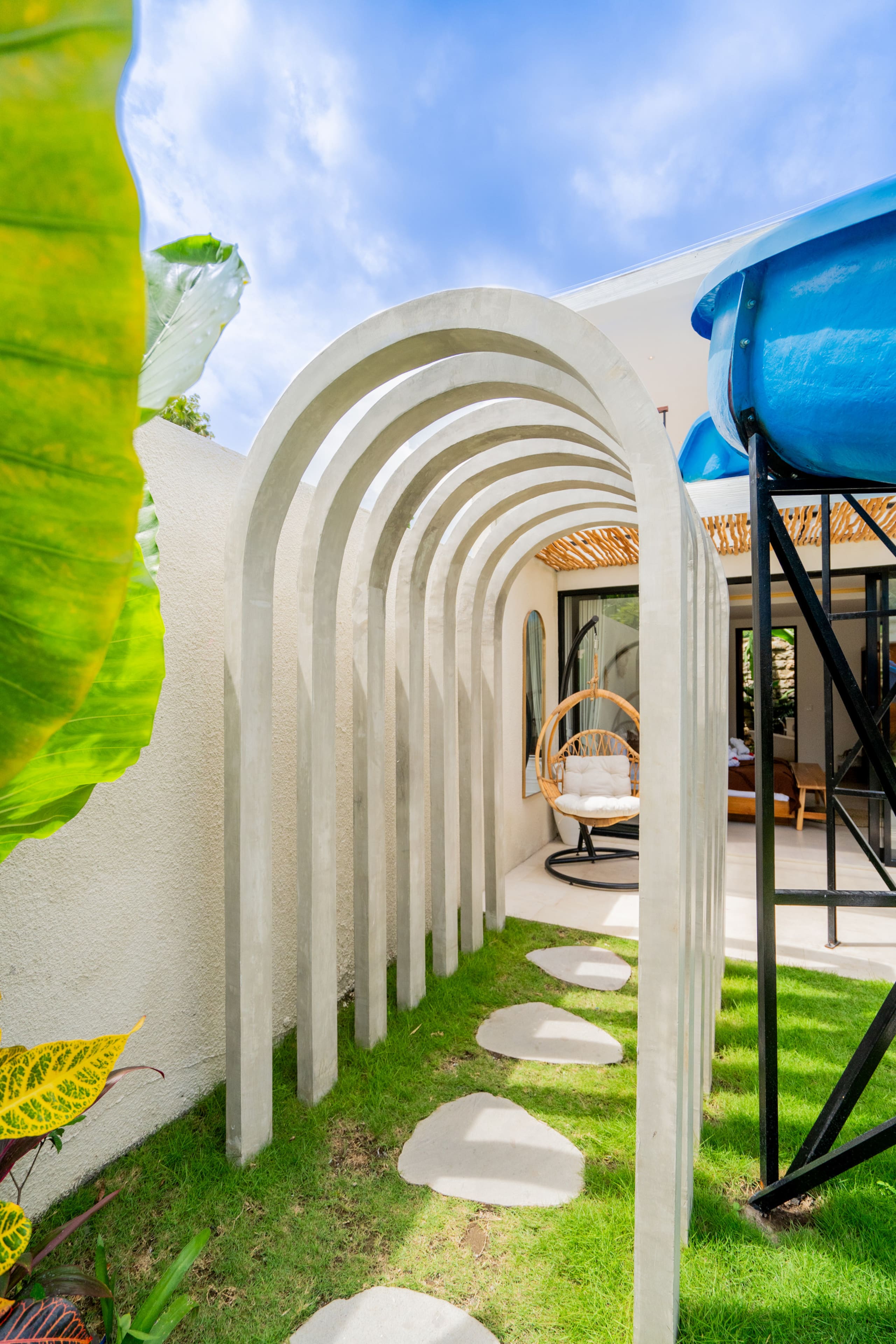 4BR Villa with Pool Slide in Kerobokan 32