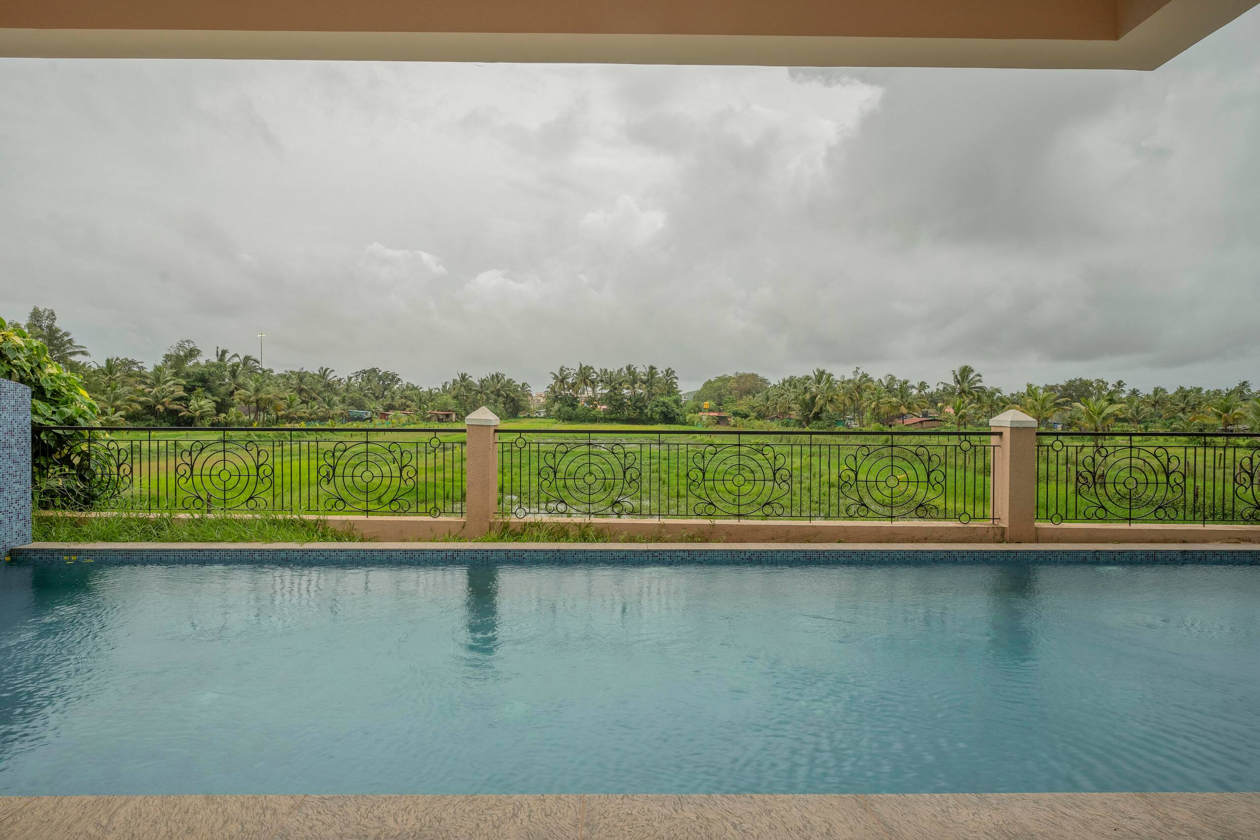 1BHK in Calangute | Pool, Parking & Beach 16