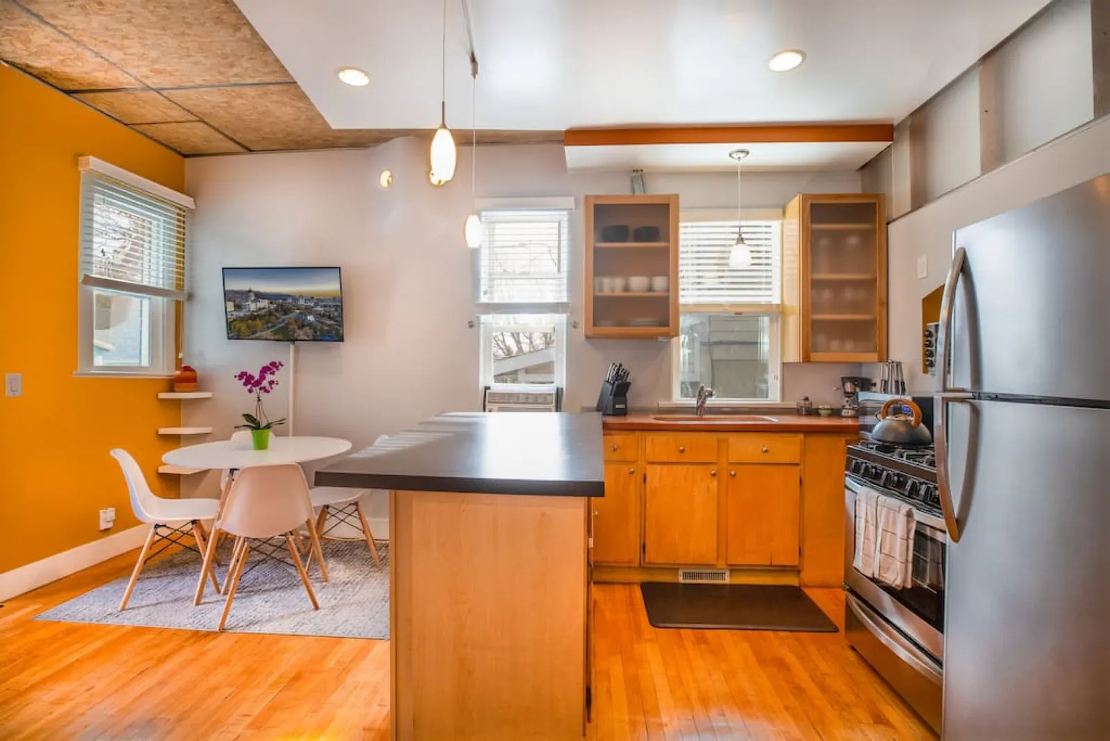 New Distinctive Historical Unit in SLC from 5 Star Host 10