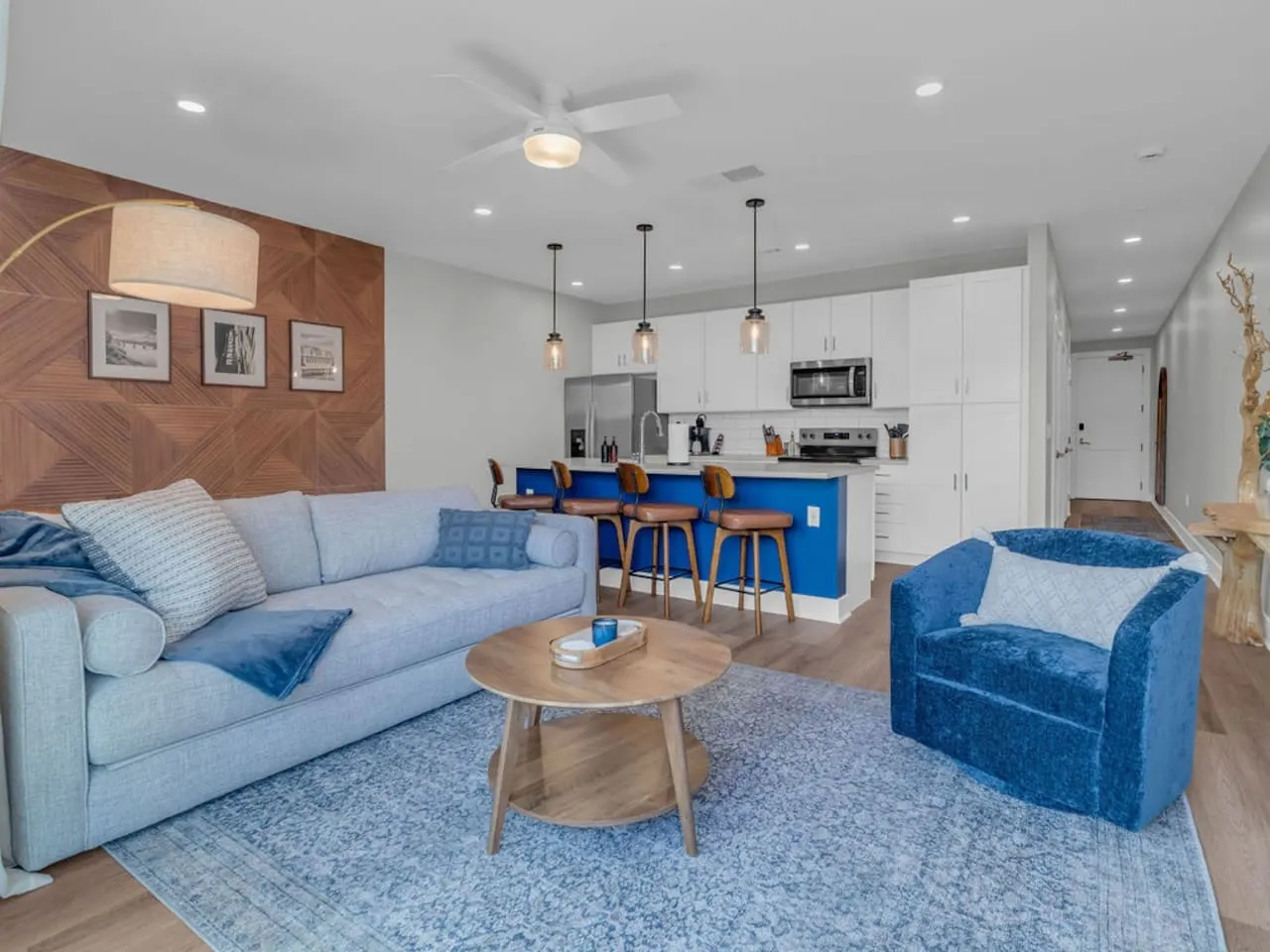 Lone Tree Pass | King Bed | Free Parking + Balcony — photo 2