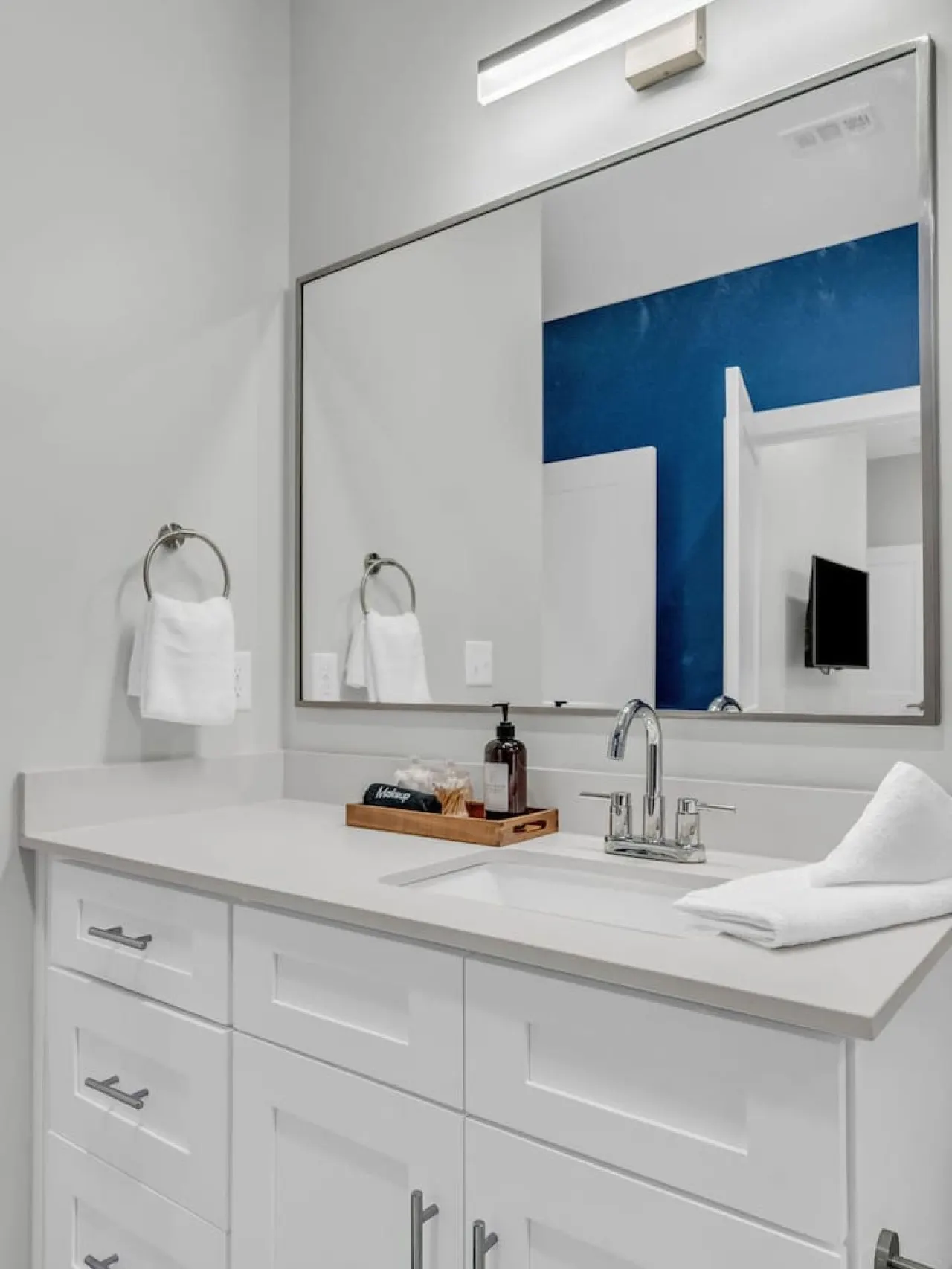 Lone Tree Pass King Bed Free Parking + Balcony 12