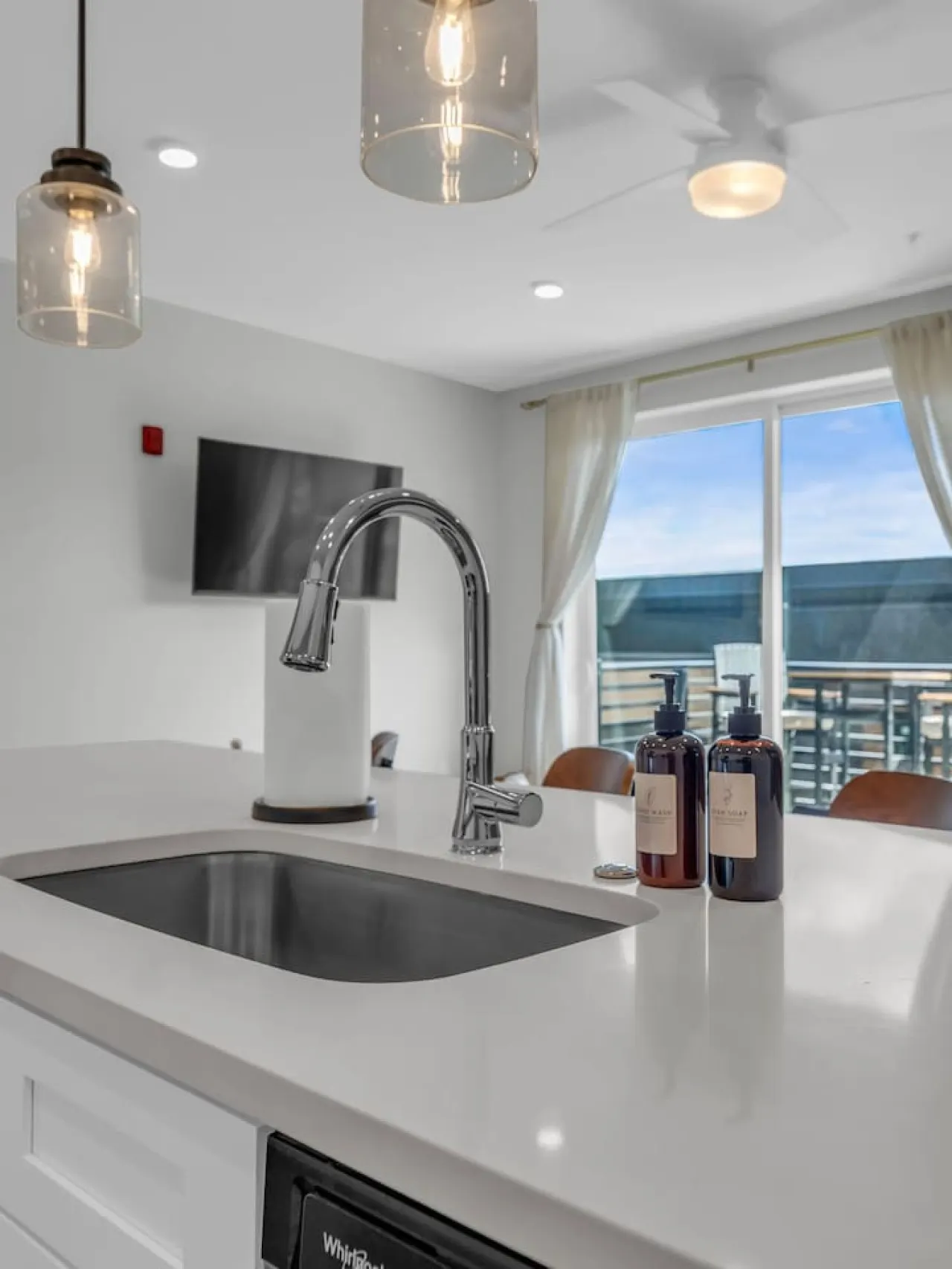 Lone Tree Pass King Bed Free Parking + Balcony 20