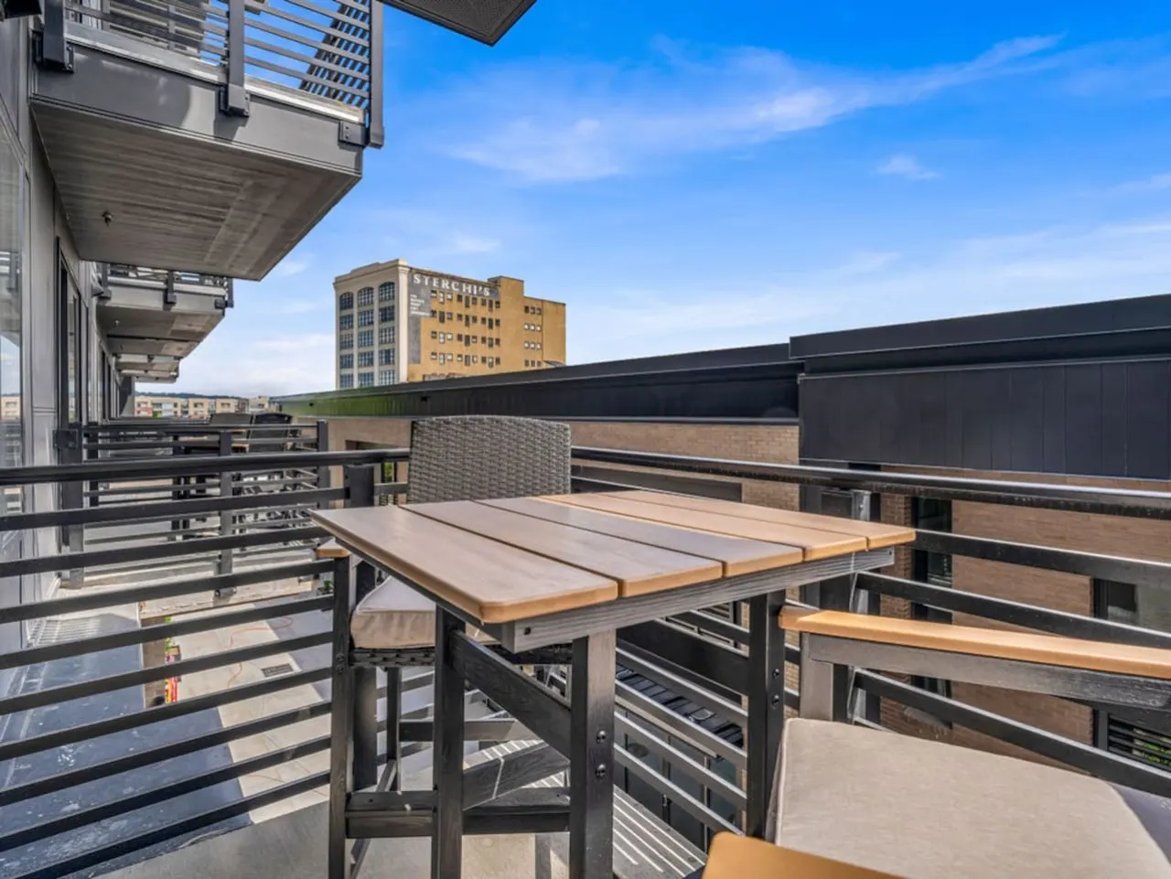 Lone Tree Pass King Bed Free Parking + Balcony 7