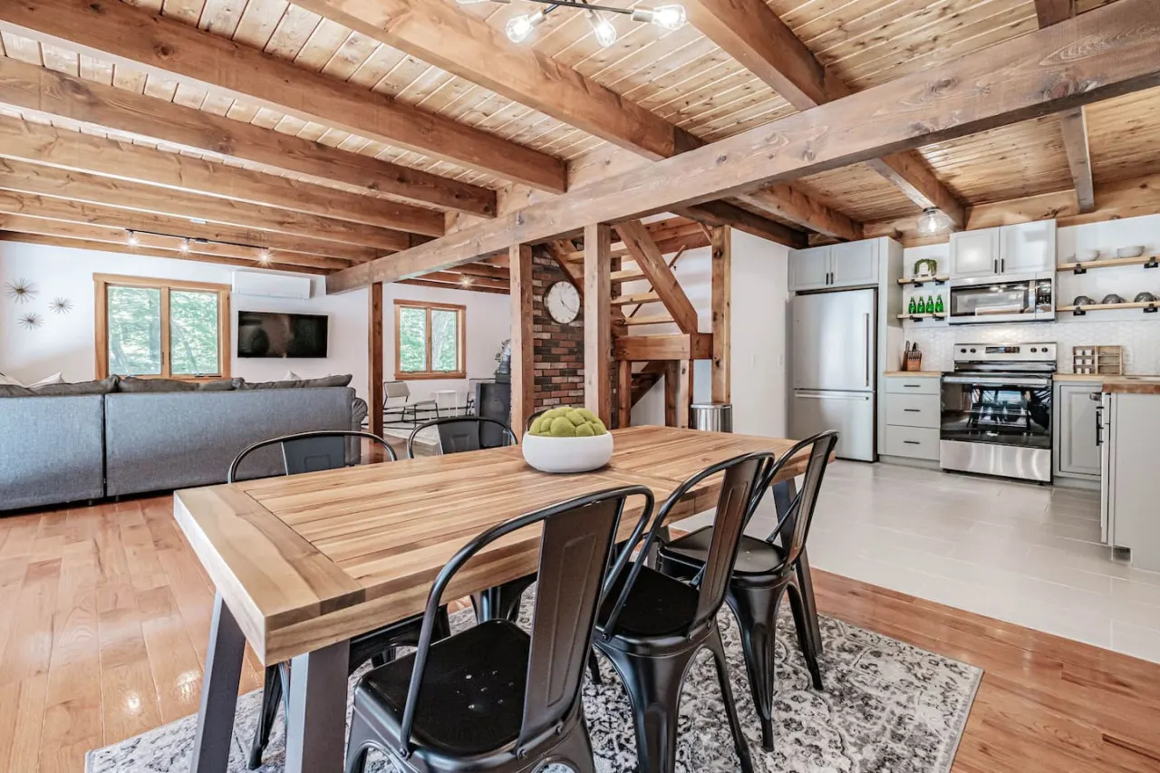 Hilltop Hideaway- Updated home near sandy beach on Sebago Lake 13
