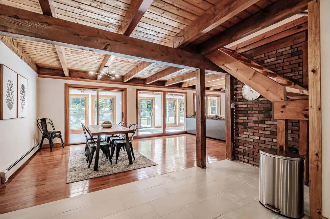 Hilltop Hideaway- Updated home near sandy beach on Sebago Lake 16
