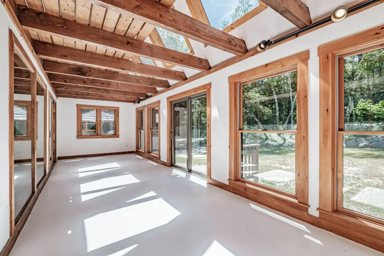 Hilltop Hideaway- Updated home near sandy beach on Sebago Lake 20
