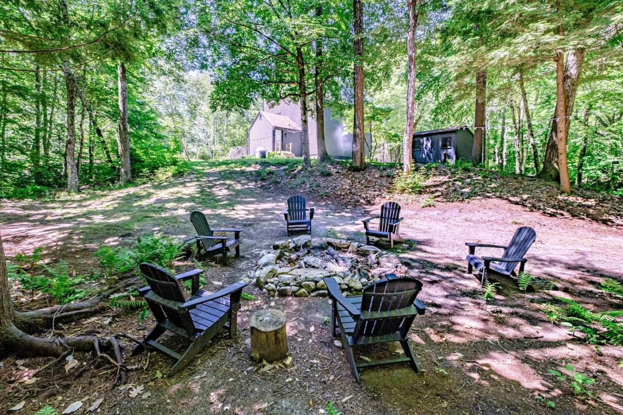 Hilltop Hideaway- Updated home near sandy beach on Sebago Lake 6