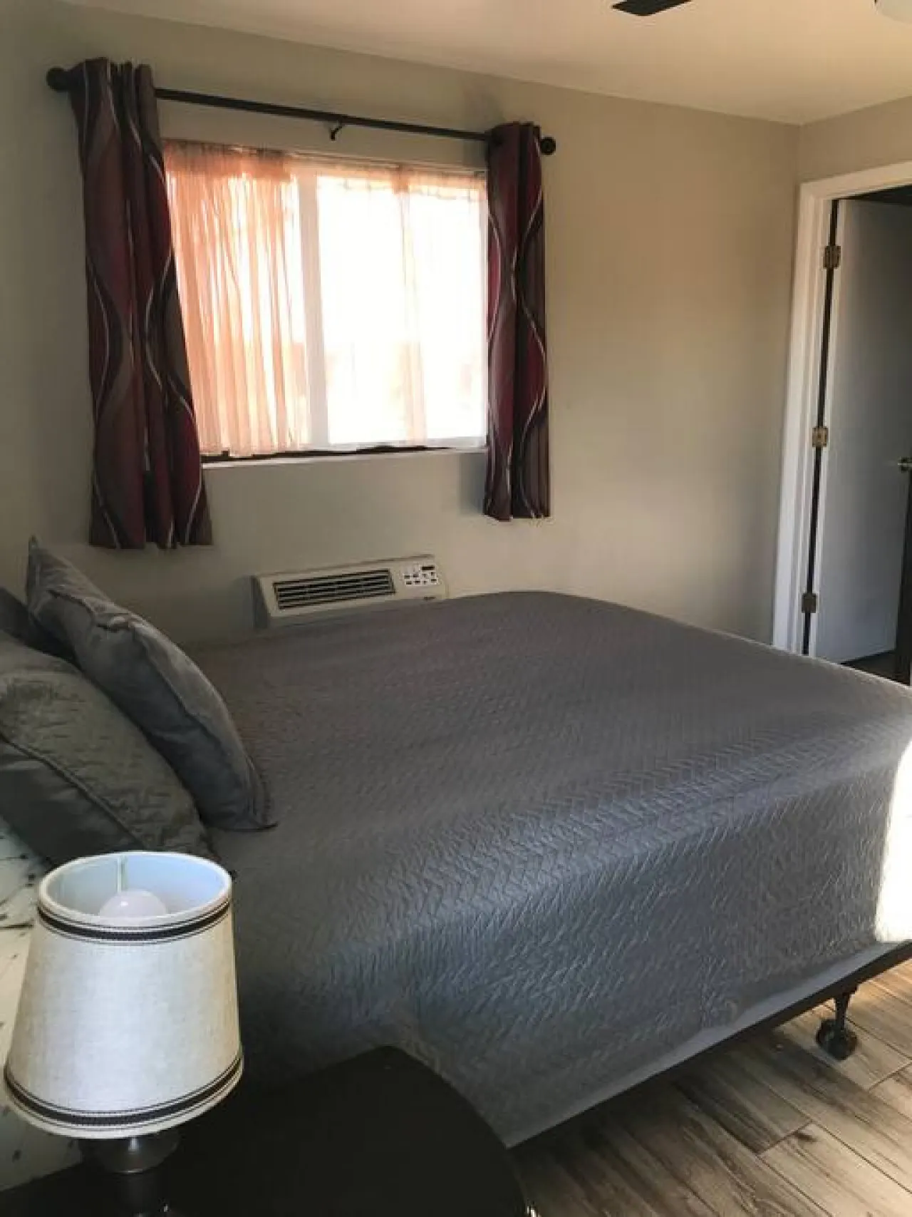 TDM #4 Dam Motel #4 Charming 1 Bedroom Queen 13