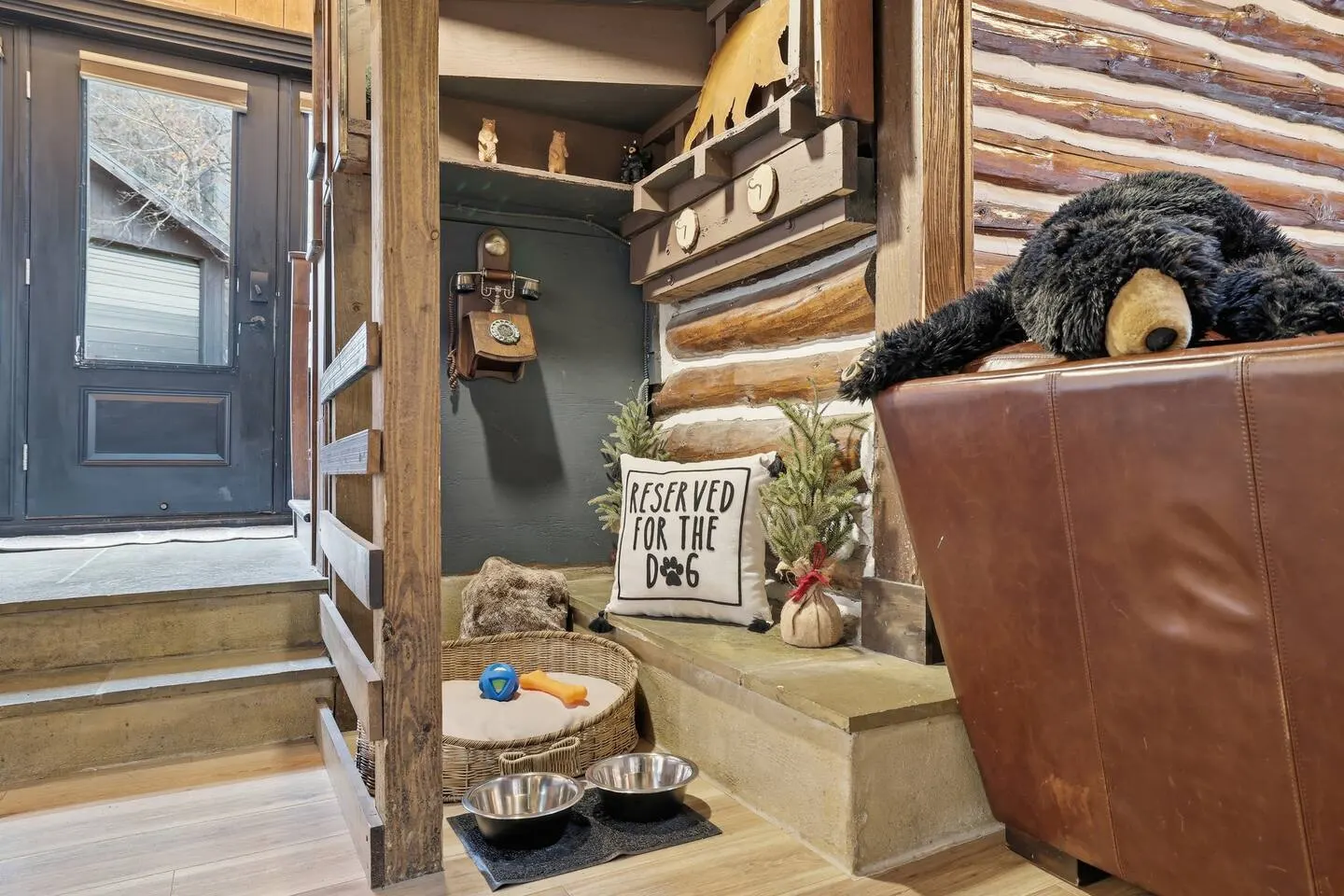 Riverfront Lodge with Indoor Pool & Hot Tub 10