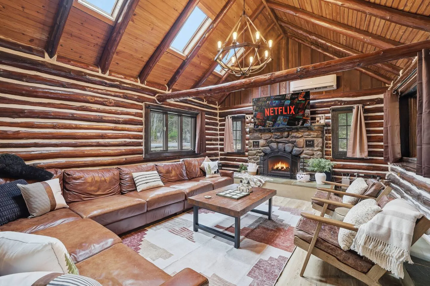 Riverfront Lodge with Indoor Pool & Hot Tub 8