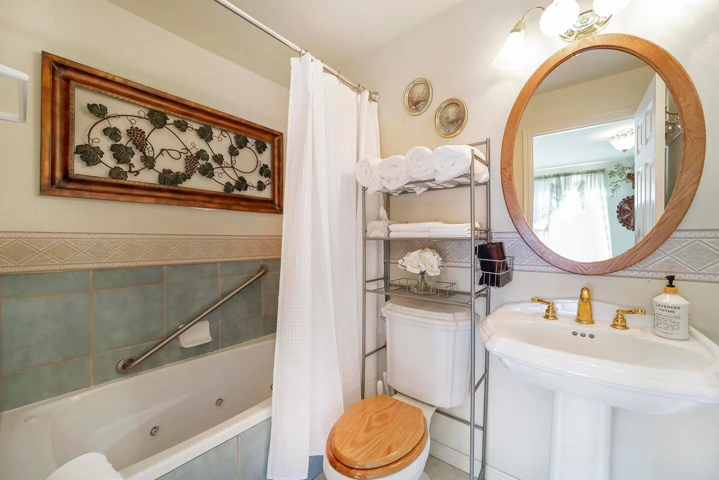 The Classy Country Cottage 10