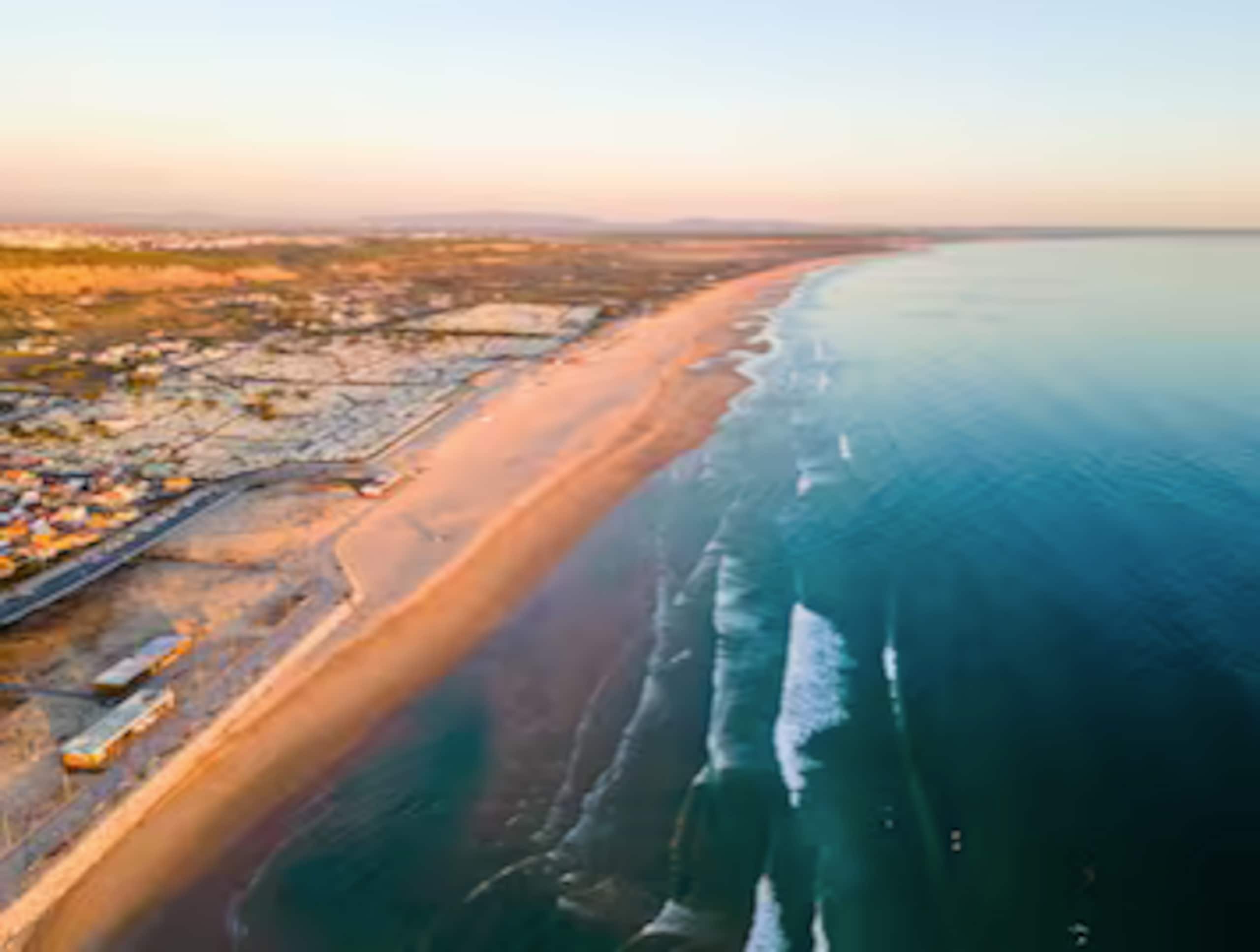 Explore Caparica's beaches & Lisbon-stylish flat 13