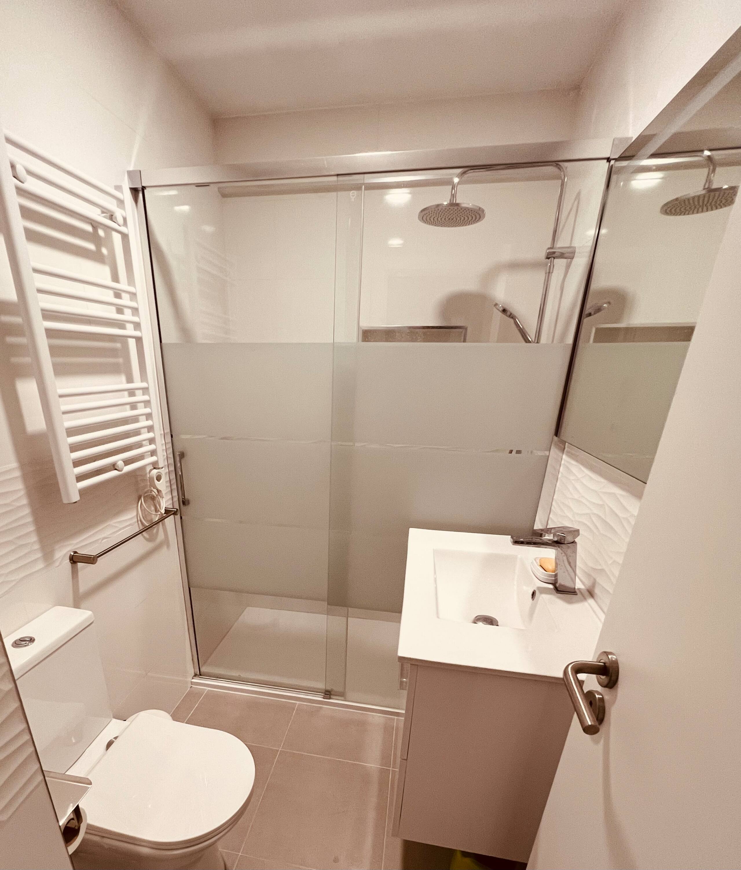 Explore Caparica's beaches & Lisbon-stylish flat 11