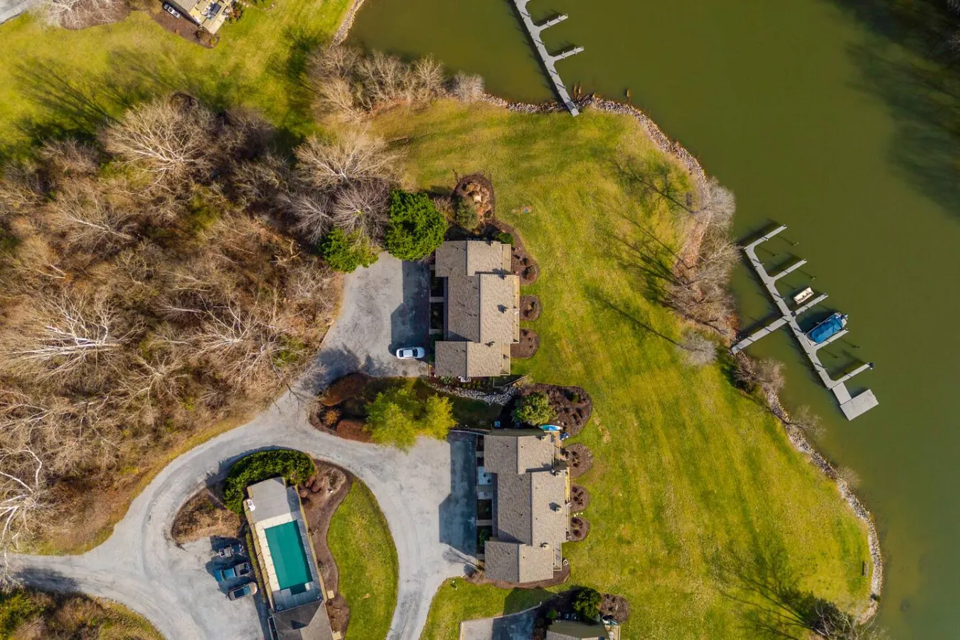 Lakefront Retreat Great Views, Pool, Dock Access 12