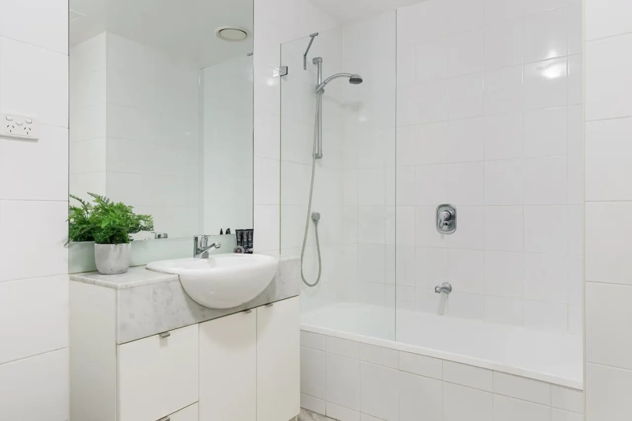 Annie - 2BD/2Bth Melbourne Home with 3 beds.