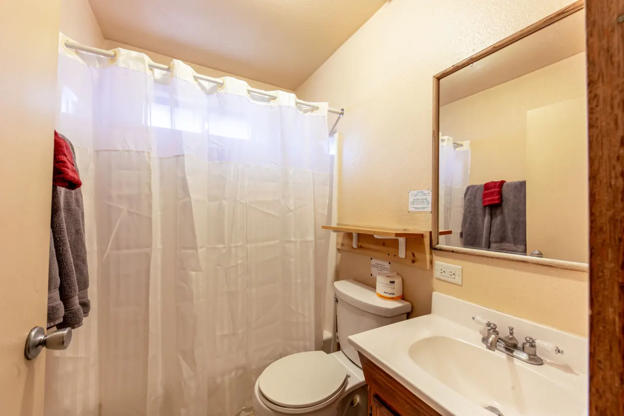 Cozy, Quiet & Clean Double Queen Stay - Cabin #11 7