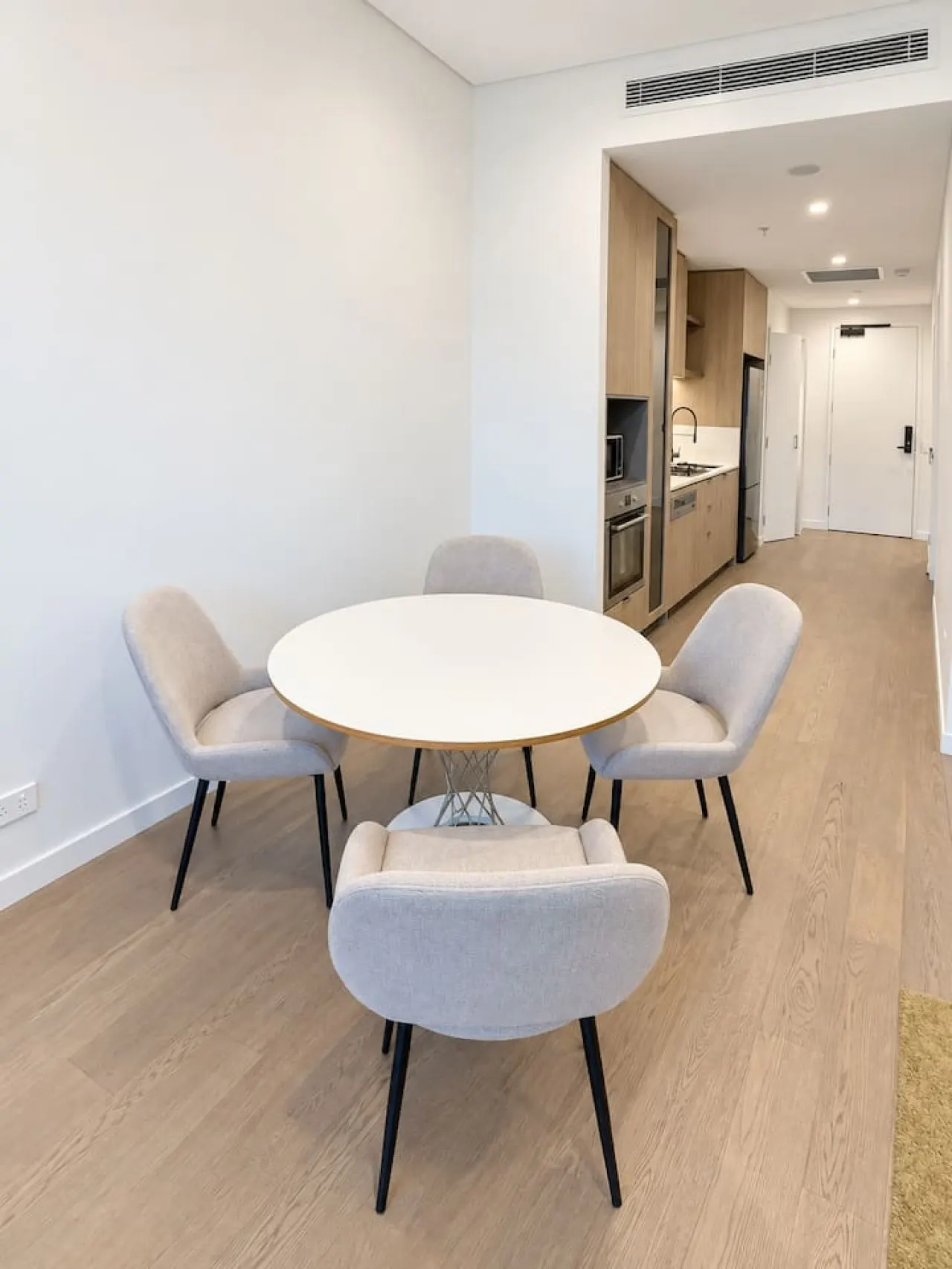 Modern & Stylish 1BR Apartment in Zetland — photo 3