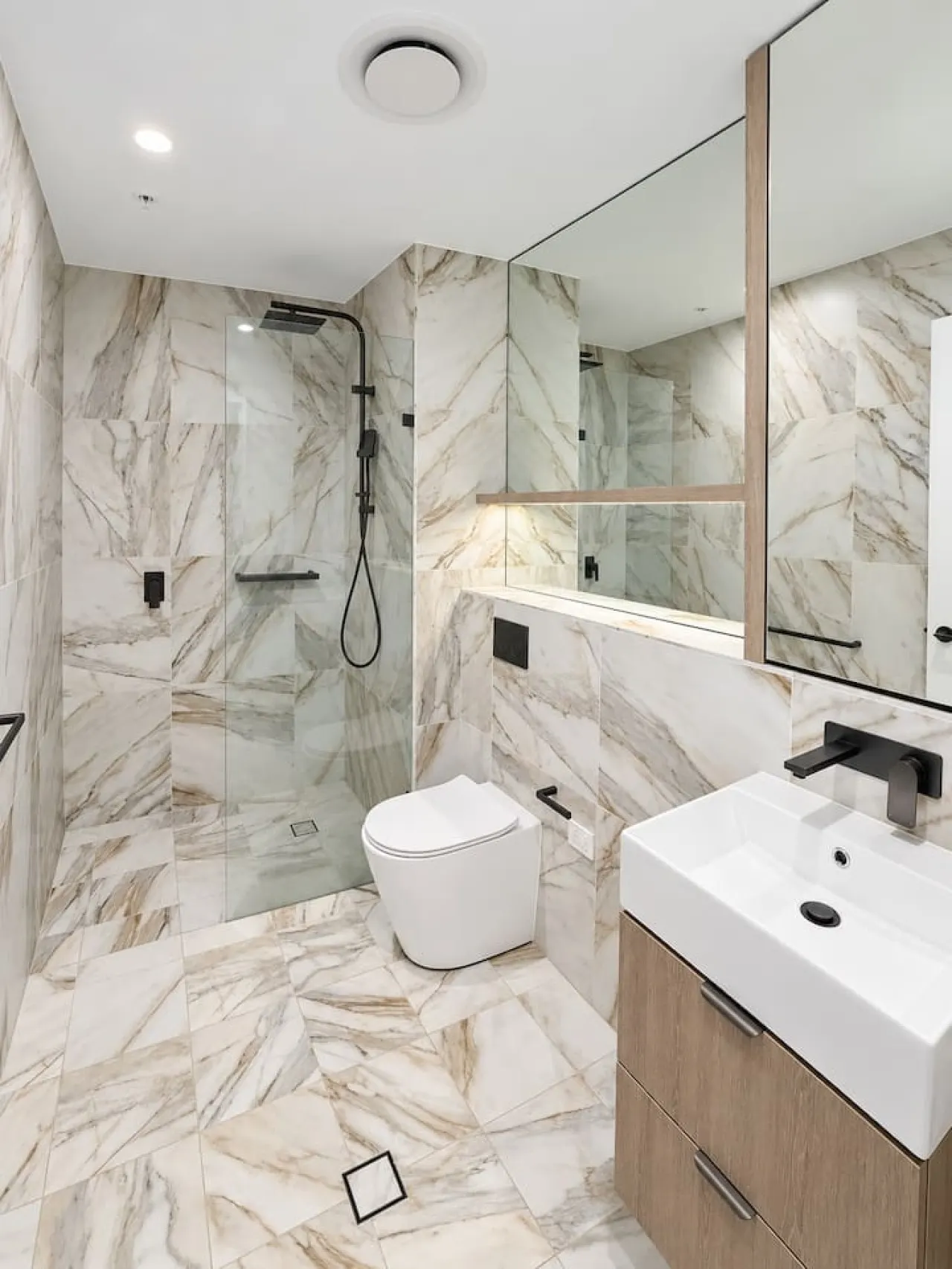 Modern & Stylish 1BR Apartment in Zetland 6
