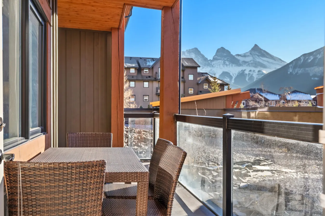 Relax & Unwind | Stylish Retreat, Mountain Scenery