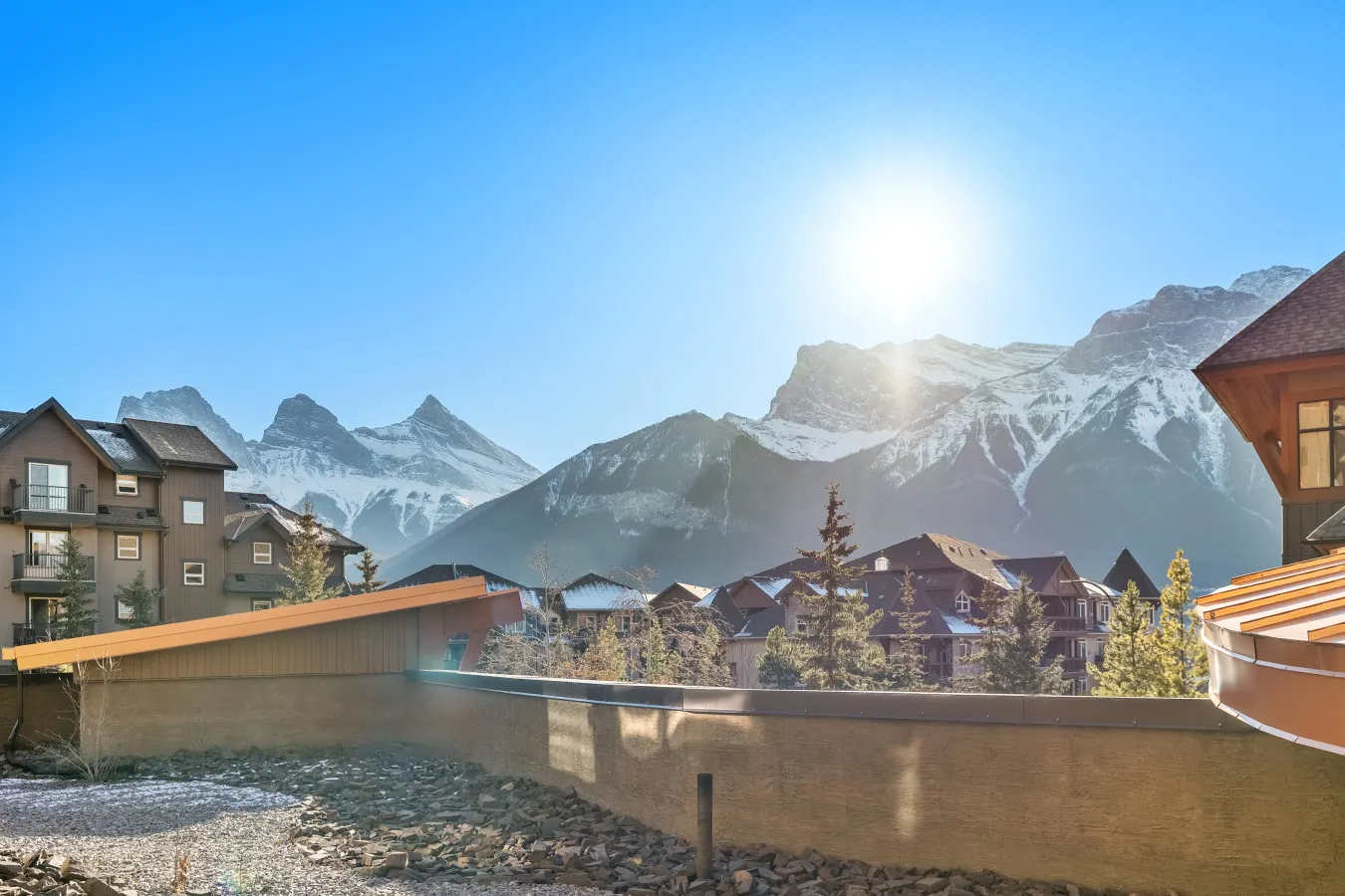 Relax & Unwind Stylish Retreat, Mountain Scenery 2