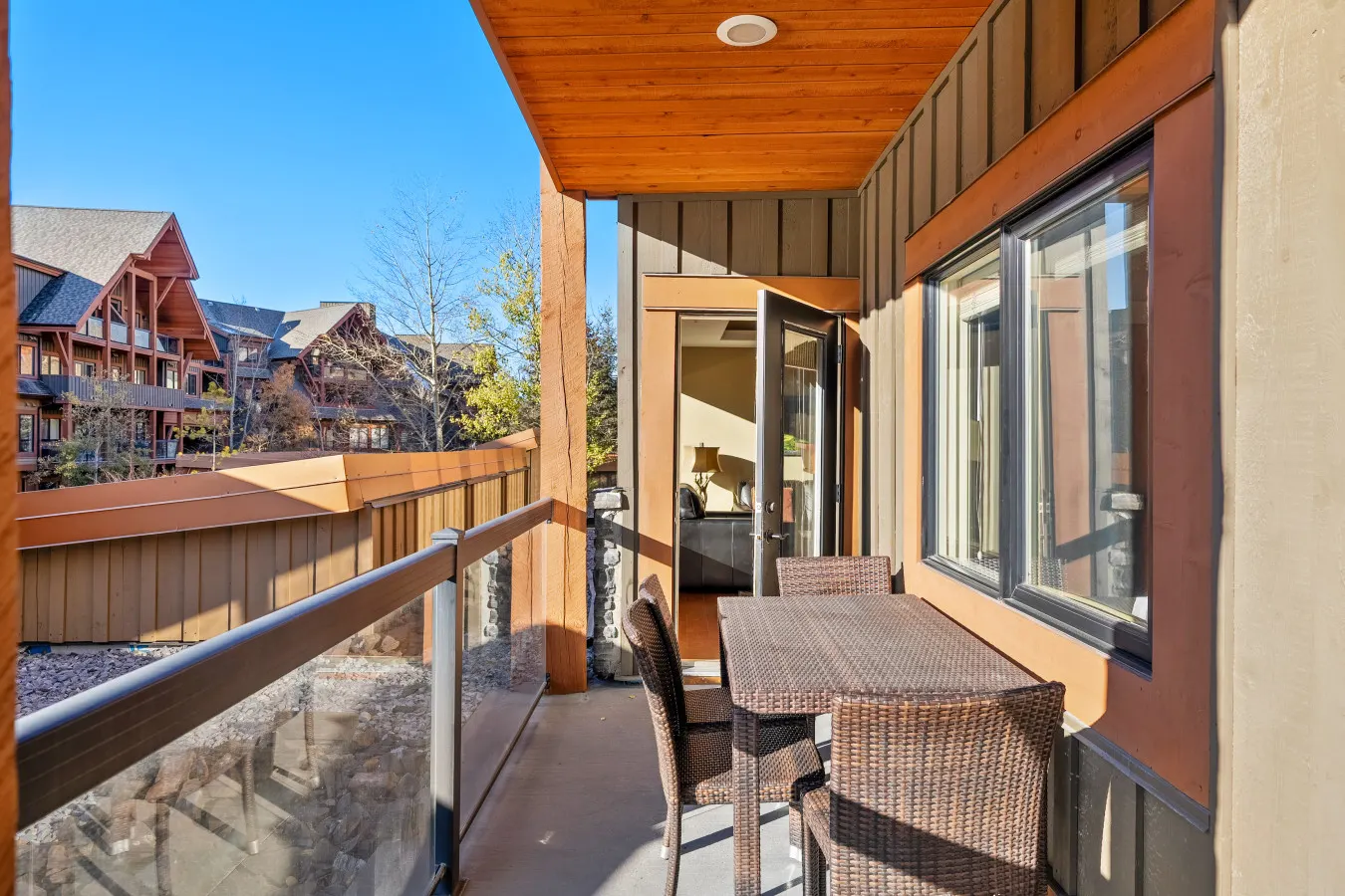 Relax & Unwind Stylish Retreat, Mountain Scenery 3