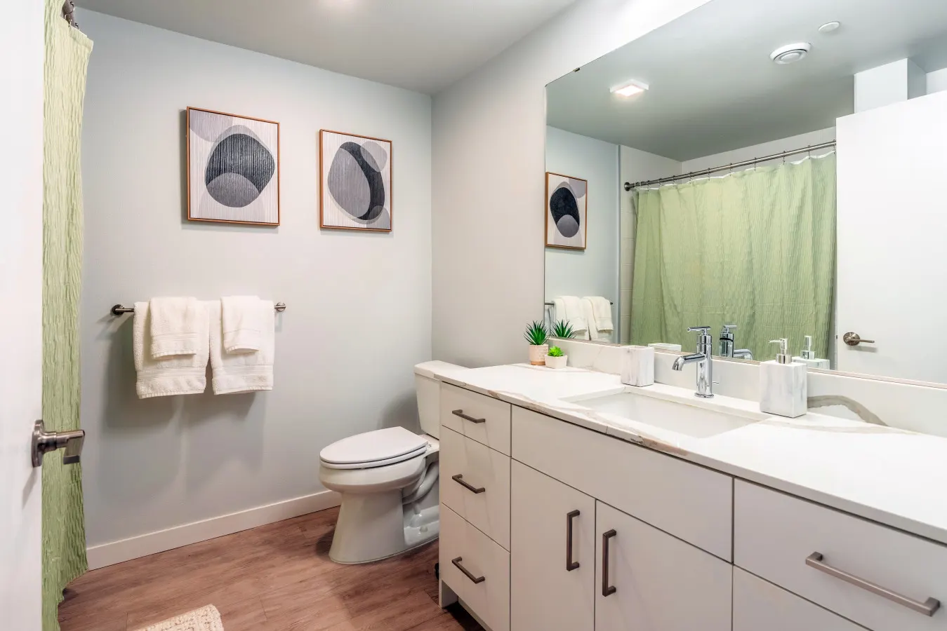 Queen Anne 1 Bedroom Apartment 9