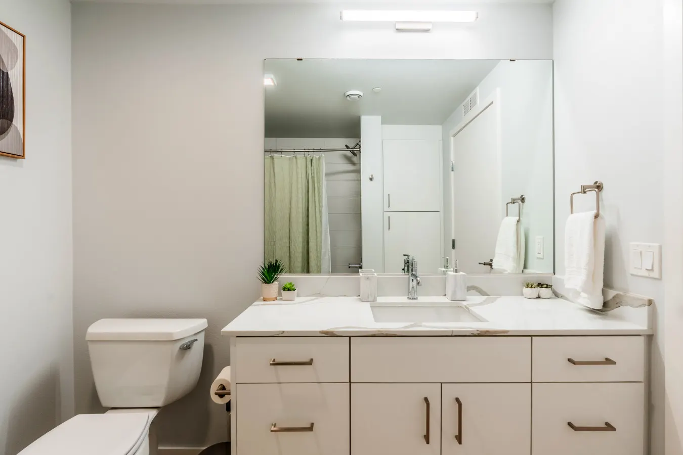 Queen Anne 1 Bedroom Apartment 10