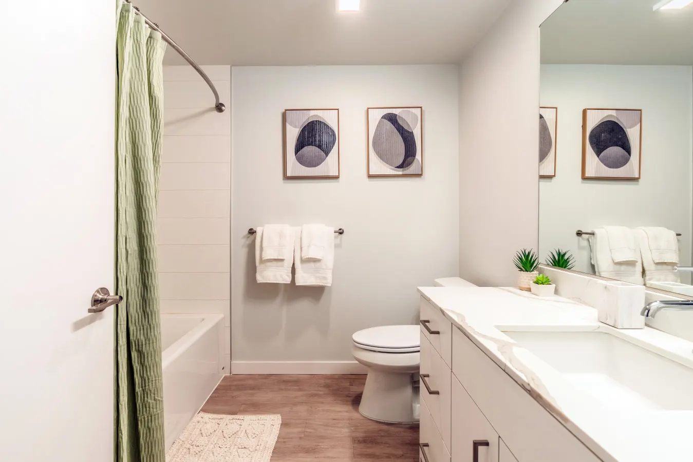 Queen Anne 1 Bedroom Apartment 11