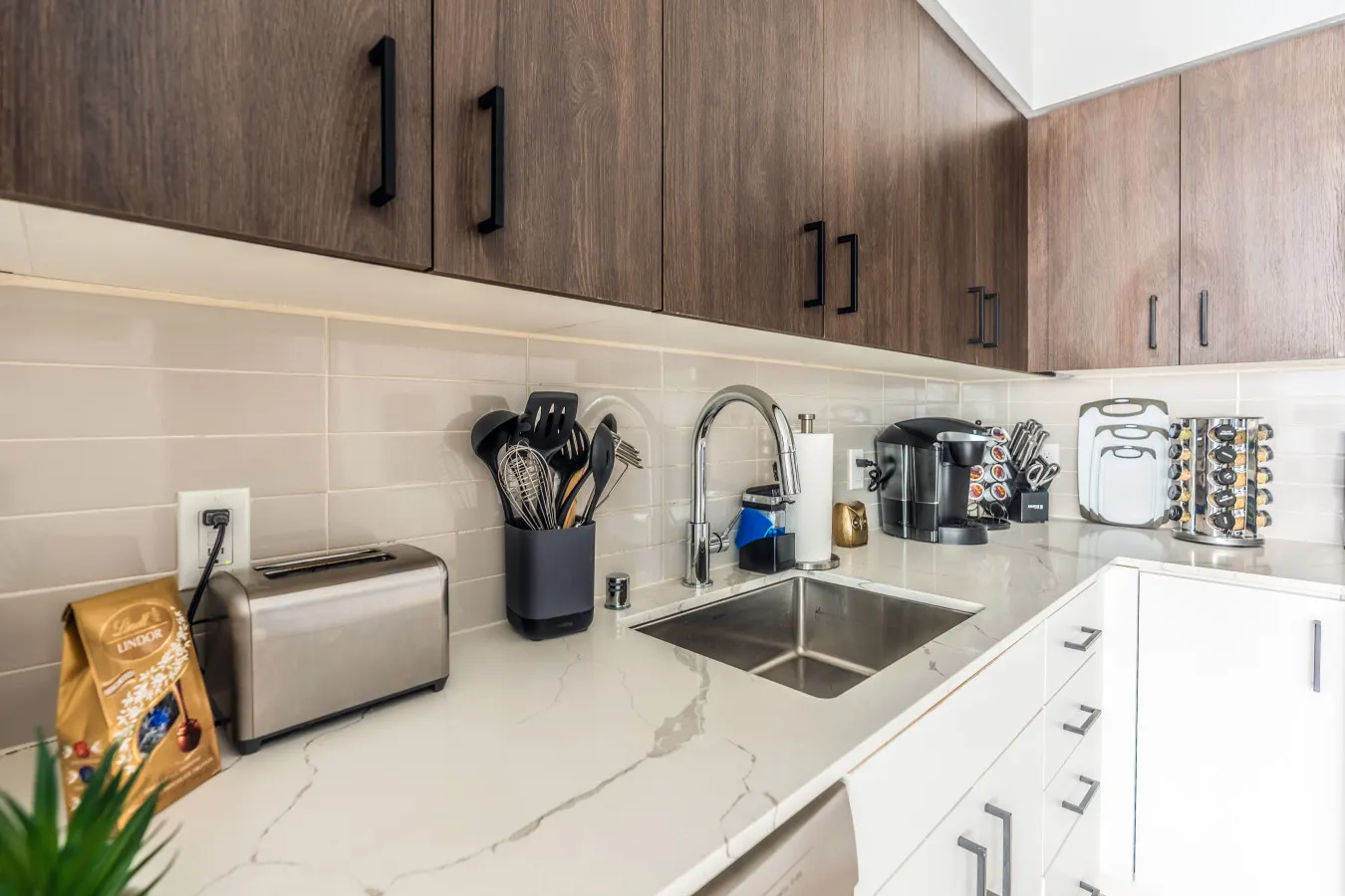 Queen Anne 1 Bedroom Apartment 20