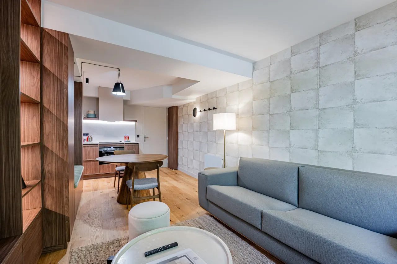 LovelyFlat-SacréCoeurMontmartre-Swimmingpool 2