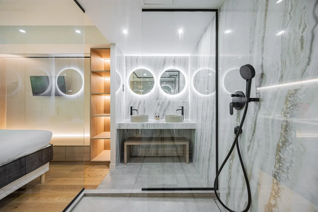 LovelyFlat-SacréCoeurMontmartre-Swimmingpool 9