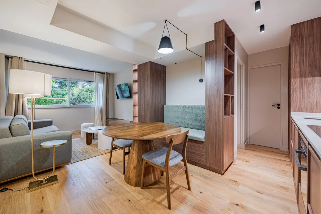 LovelyFlat-SacréCoeurMontmartre-Swimmingpool 4